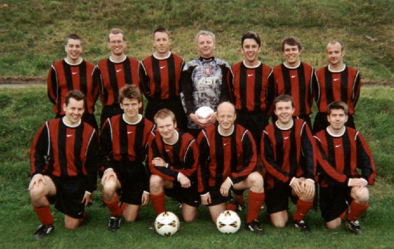 JET Team.jpg -  JET Team Sheffield 2001BACK ?, Alistair Barclay, Geraint Apps, Geoff Broughton, Simon Thresh, Joe Singleton, ?FRONT Dan Forster, John Wright, Tom Stuart, Bob Brooks, Simon Lofthouse, Ian Behling 